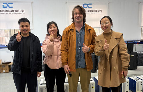 Latest company news about European Customers Come from Afar! After On-site Inspection, They Resolutely Purchased Our Portable Pulsed Laser Cleanin